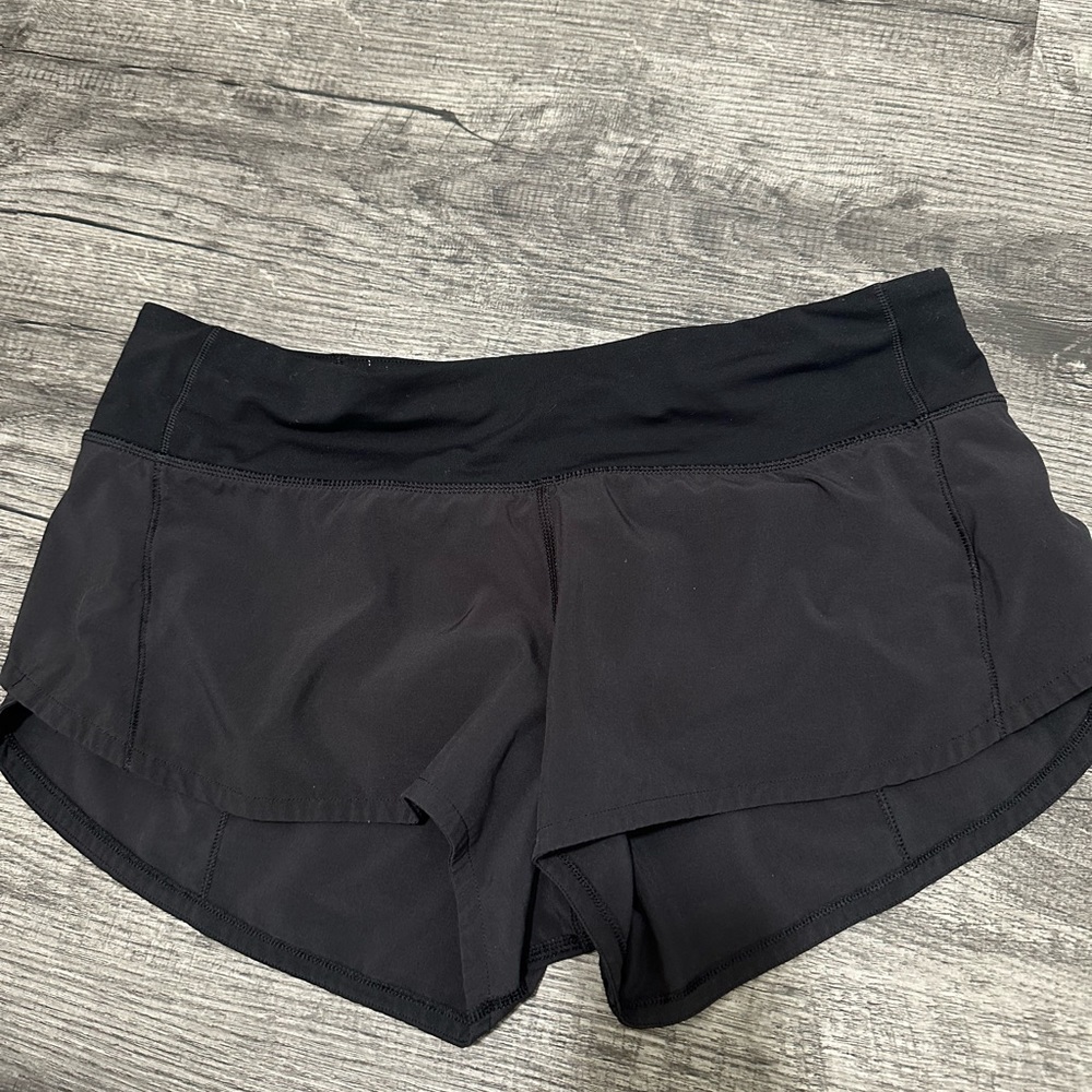 Lululemon low-rise speed up short 2.5